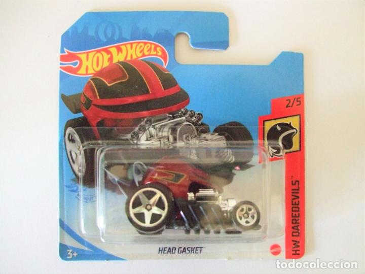 Carros em escala Hot Wheels: HEAD GASKET - HOT WHEELS MATTEL HW DAREDEVILS 2/5 2021 ESCALA 1:64 - COCHE CAR CASCO HELMET HOT ROD
