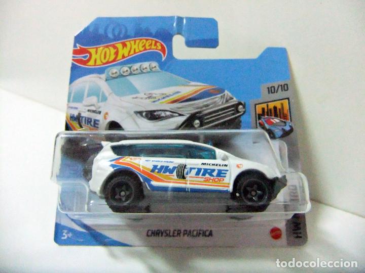 Coches a escala Hot Wheels: CHRYSLER PACIFICA HOT WHEELS MATTEL TREASURE T-HUNT HW METRO 10/10 2021 COCHE 1:64 MICHELIN TIRE CAR