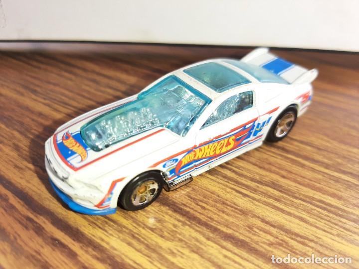 Carros em escala Hot Wheels: Hot wheels. Ford Mustang GT.