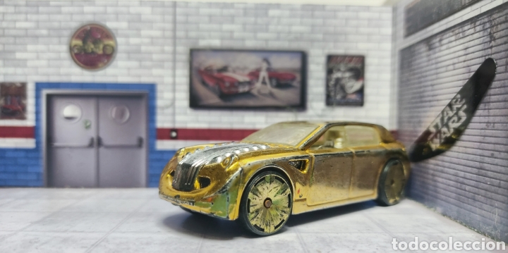 Carros em escala Hot Wheels: Hot Wheels - UnoBtlainlum