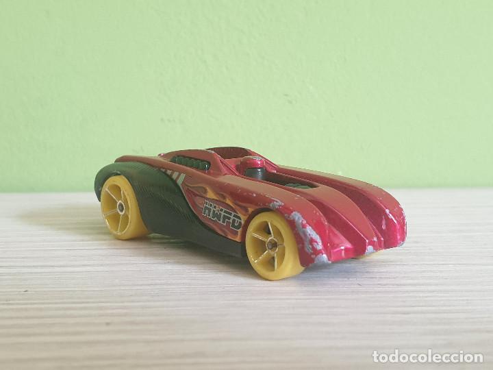Model cars Hot Wheels: 1186 MJ 1 NL OFF TRACK_ 1:64_ Fabricante HOT WHEELS MATTEL C 2011.