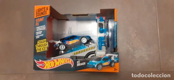 Carros em escala Hot Wheels: SET Hot Wheels STUNT FX LIGHT`S& SOUNDS RAMPA ICE BREAKER. NUEVO