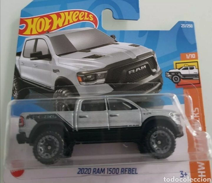 Carros em escala Hot Wheels: HOT WHEELS 2022 RAM 1500 REBEL GRIS. HOTWHEELS 1/64. HW HOT TRUCKS 2022.