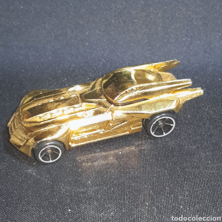 Carros em escala Hot Wheels: (L.2) HOT WHEELS: BATMOBILE. MATTEL 2018