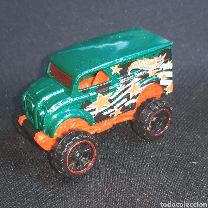 Carros em escala Hot Wheels: (L.3) HOT WHEELS: V5316. MATTEL 2012