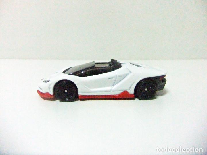Voitures miniatures Hot Wheels: &acute;16 LAMBORGHINI CENTENARIO ROADSTER HOT WHEELS MATTEL 3-PACK &copy; 2019 COCHE 1:64 FYB38 TOY CAR BLANCO