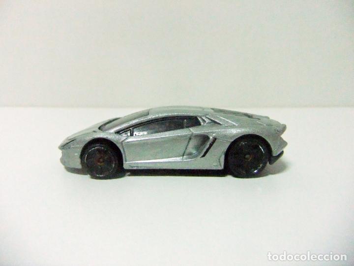 Model cars Hot Wheels: LAMBORGHINI AVENTADOR LP 700-4 - HOT WHEELS &copy; 2011 MATTEL - COCHE 1:64 LP700-4 GRIS TOY CAR SILVER