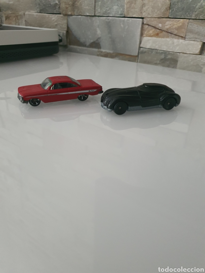 Voitures miniatures Hot Wheels: CHEVROLET IMPALA 61 y BATMOVIL HOT WHEELS ESCALA 1:64 II