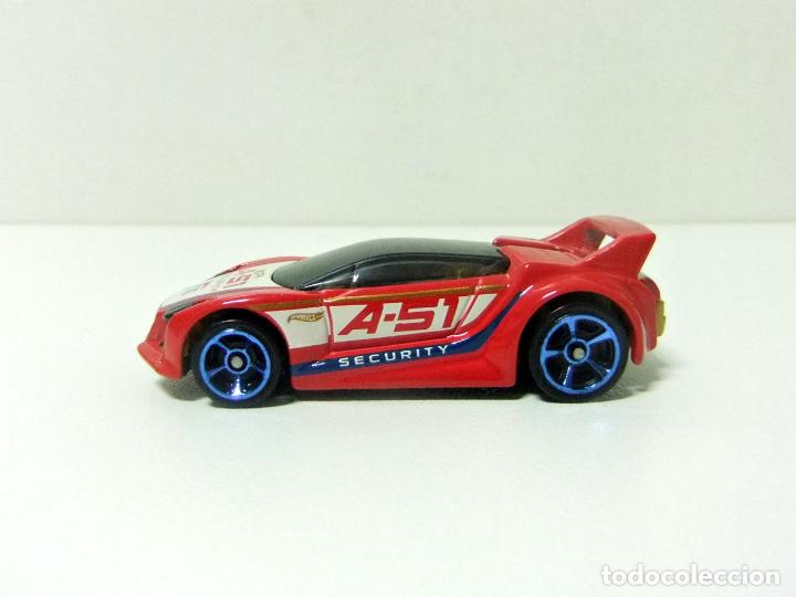 Auto in scala Hot Wheels: QUICK N&acute;SIK HOT WHEELS MATTEL MYSTERY MODELS 2021 N&ordm; 10 COCHE 1:64 CAR A-51 SECURITY MISTERY RED