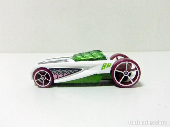 Auto in scala Hot Wheels: PHARODOX HOT WHEELS MATTEL MYSTERY MODELS 2021 N&ordm; 11 COCHE 1:64 CAR MISTERY BLANCO WHITE TOY