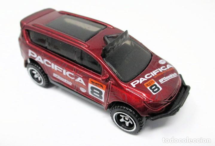 Model cars Hot Wheels: Coche de Hotwheels - Hot wheels - Chrysler Pac&iacute;fica - Malasia 2018