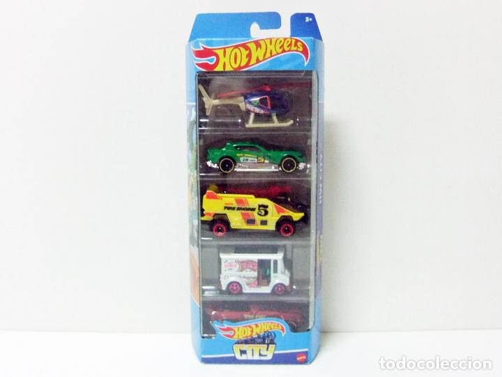 Carros em escala Hot Wheels: PACK 5 COCHES HOT WHEELS 2022 HW CITY - ISLAND HOPPER RALLY CAT RUNWAY RES-Q BREAD BOX SOLID MUSCLE