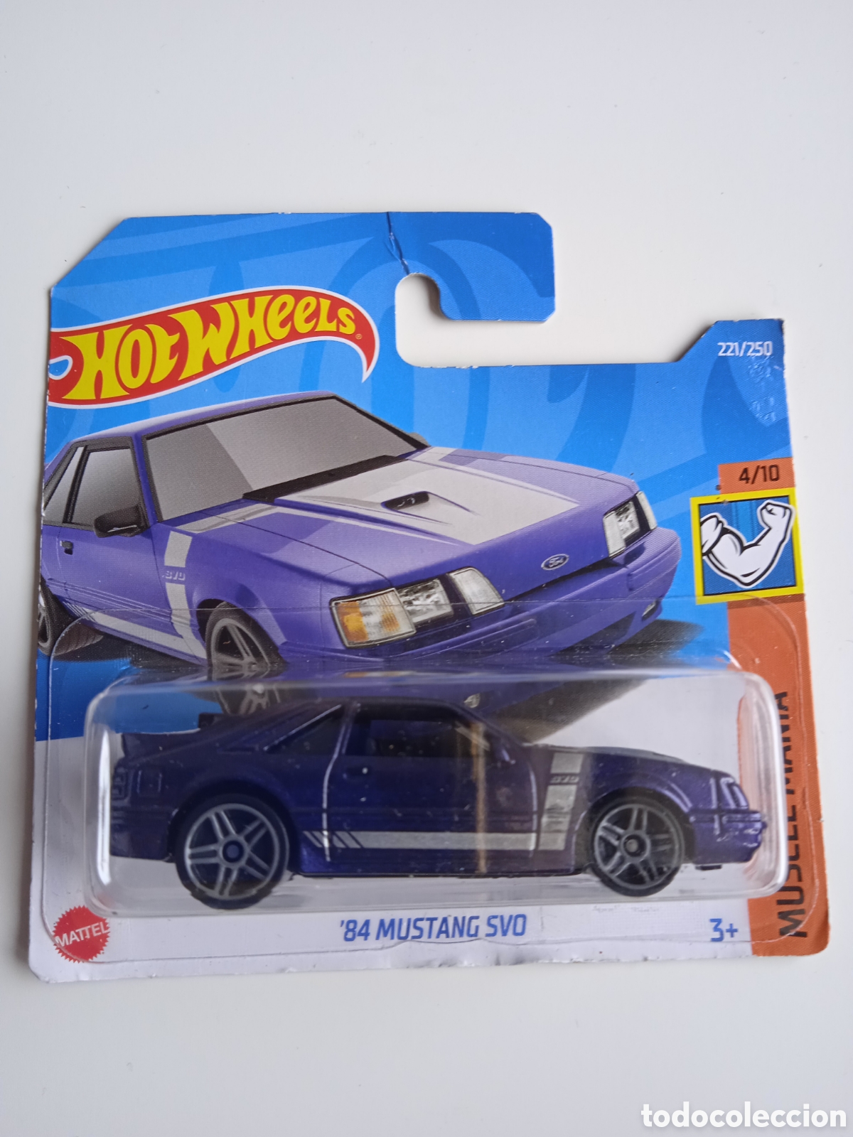 Auto in scala Hot Wheels: HOT WHEELS '84 MUSTANG SVO MORADO.