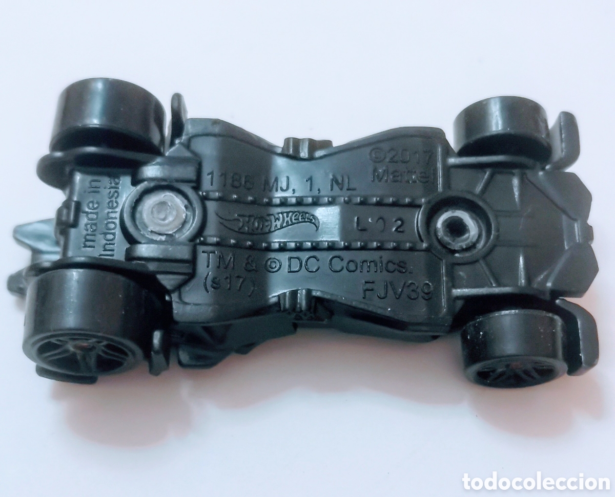 Coches a escala Hot Wheels: BATMOVIL / HOT WHEELS / 1:64 - Foto 9