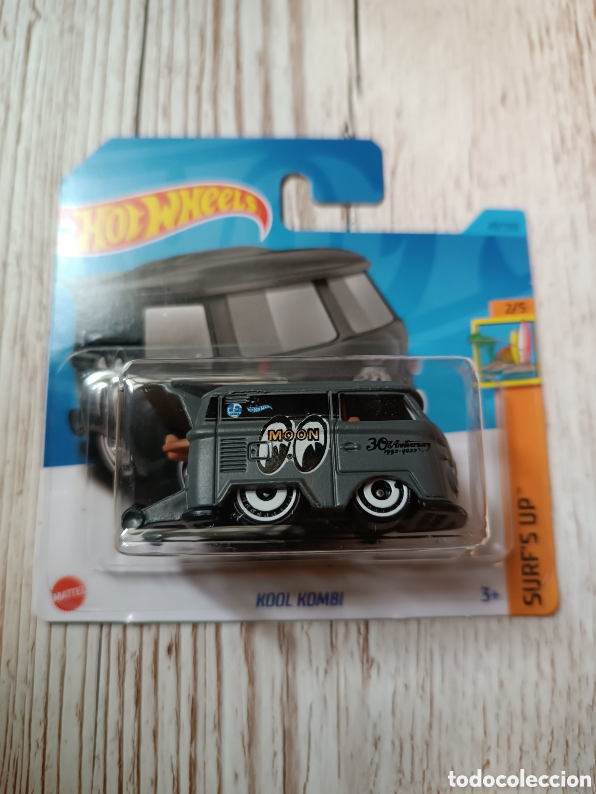 Voitures miniatures Hot Wheels: HOT WHEELS KOOL KOMBI MOONEYES NEGRA(2). COCHE COLECCION 1/65 SURF'S UP 2023.