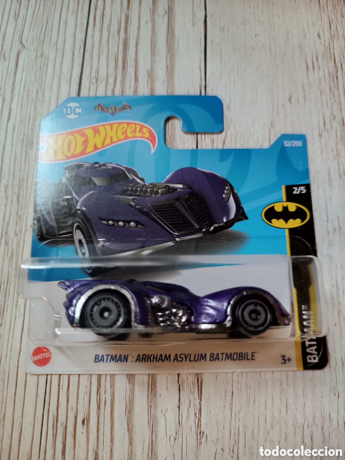 Voitures miniatures Hot Wheels: HOT WHEELS BATMAN: ARKHAM ASYLUM BATMOBILE MORADO. COCHE COLECCION 1/64 BATMAN 2022.