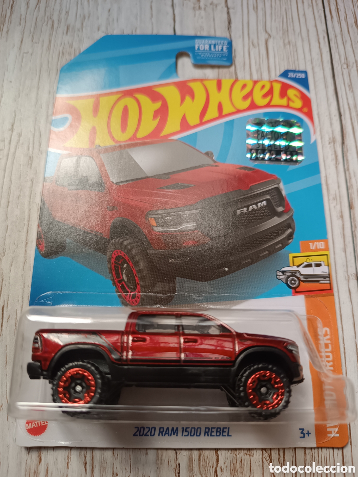 Carros em escala Hot Wheels: HOTT WHEELS 2020 RAM 1500 REBEL ROJA. TODOTERRENO 1/64 HW HOT TRUCKS 2022.