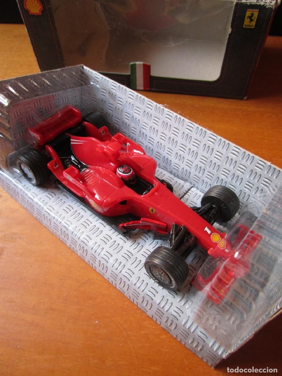 Coches a escala Hot Wheels: Ferrari F2008 Shell V-Power Hot Wheels (Pullback) - Foto 2
