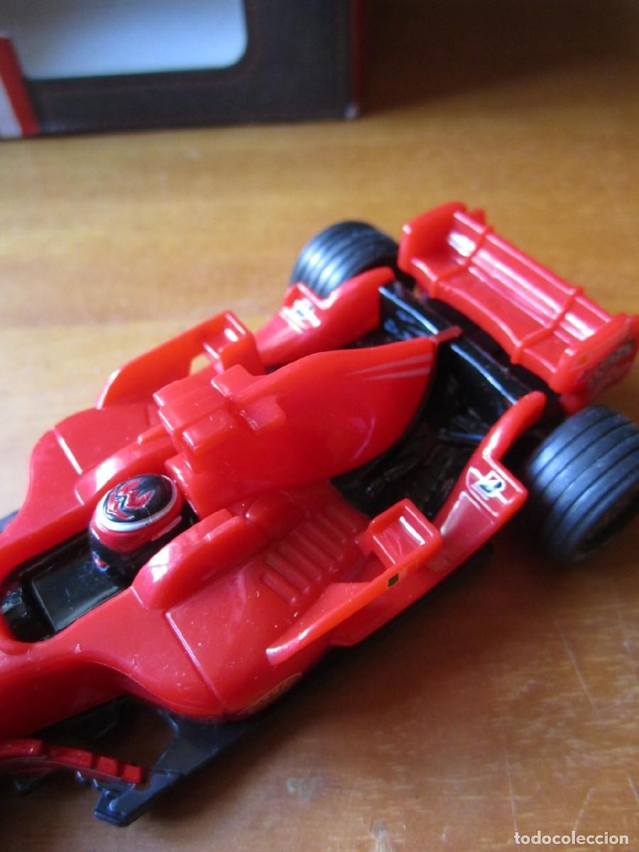 Coches a escala Hot Wheels: Ferrari F2008 Shell V-Power Hot Wheels (Pullback) - Foto 5