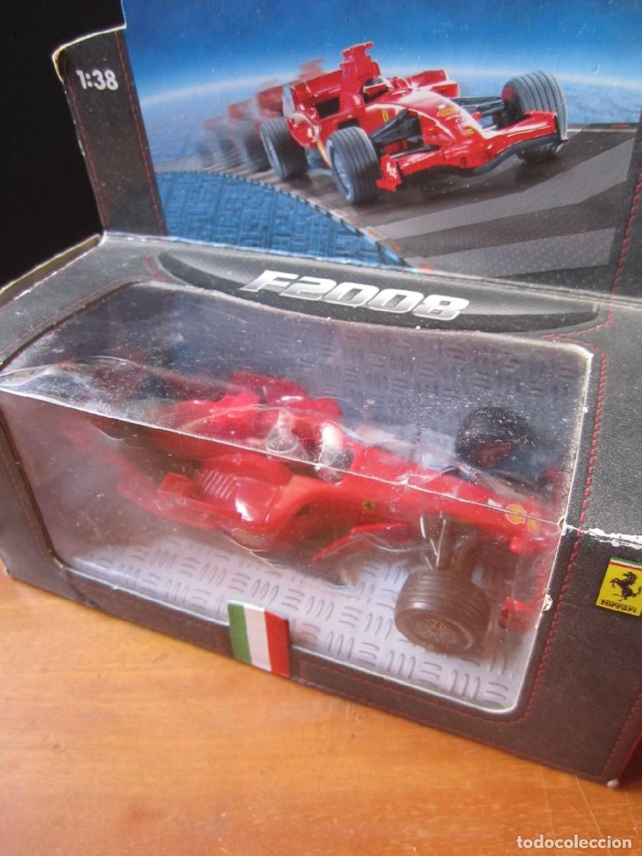 Coches a escala Hot Wheels: Ferrari F2008 Shell V-Power Hot Wheels (Pullback) - Foto 12