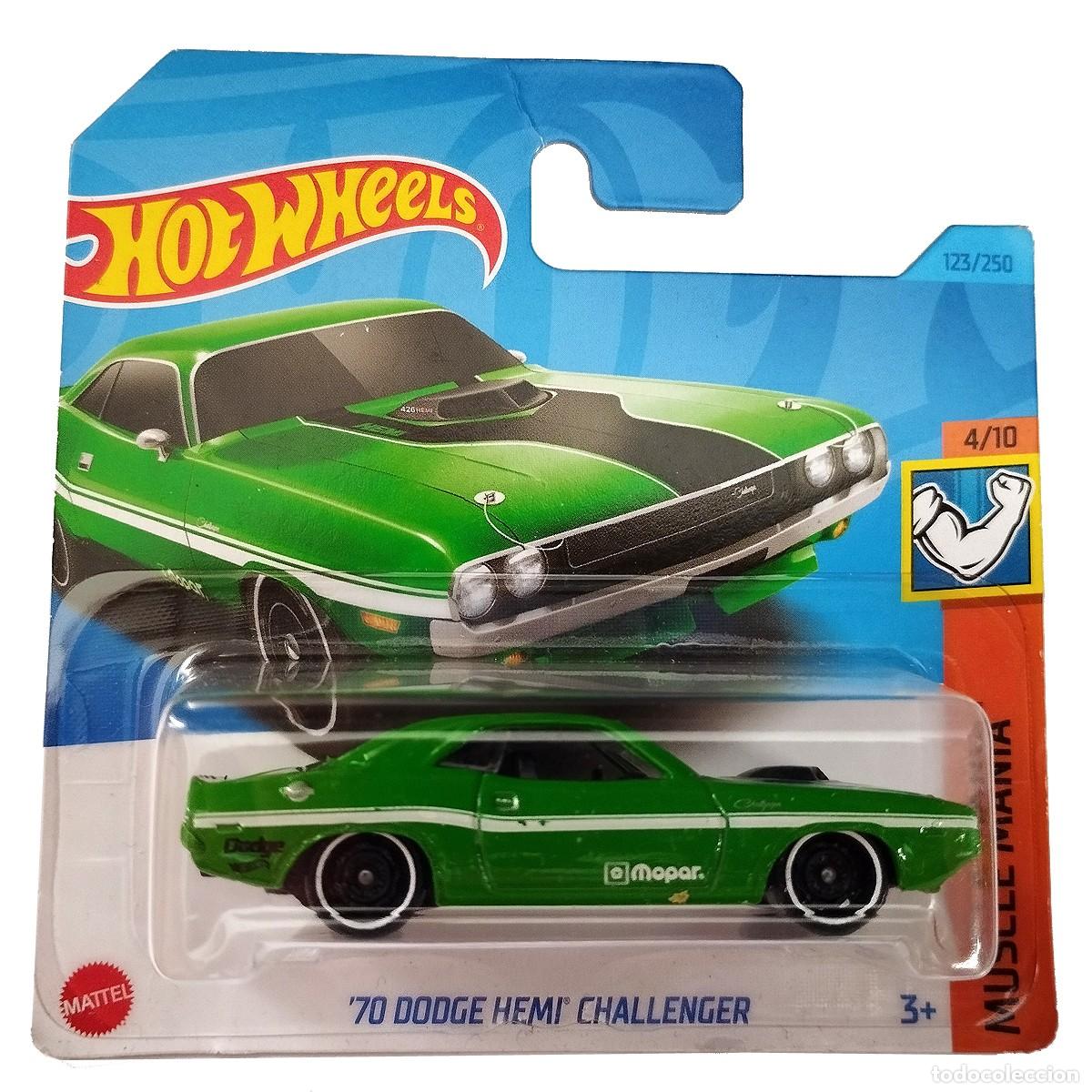 Carros em escala Hot Wheels: 70 Dodge Hemi Challenger Green MUSCLE MANIA 2023-Hot Wheels