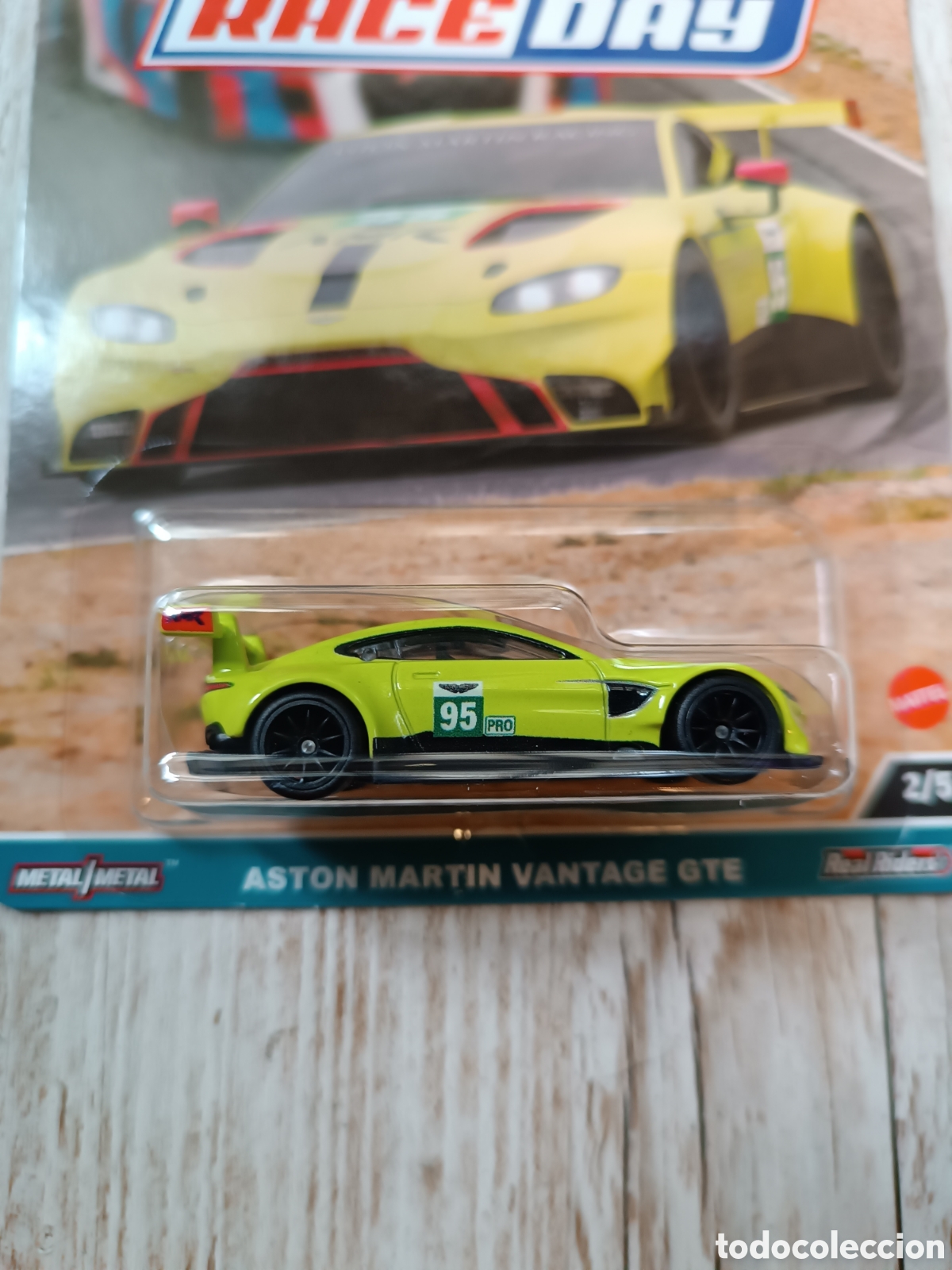 Voitures miniatures Hot Wheels: HOT WHEELS PREMIUM ASTON MARTIN VANTAGE GTE. COCHE COLECCION 1/64 RACE DAY 2023.