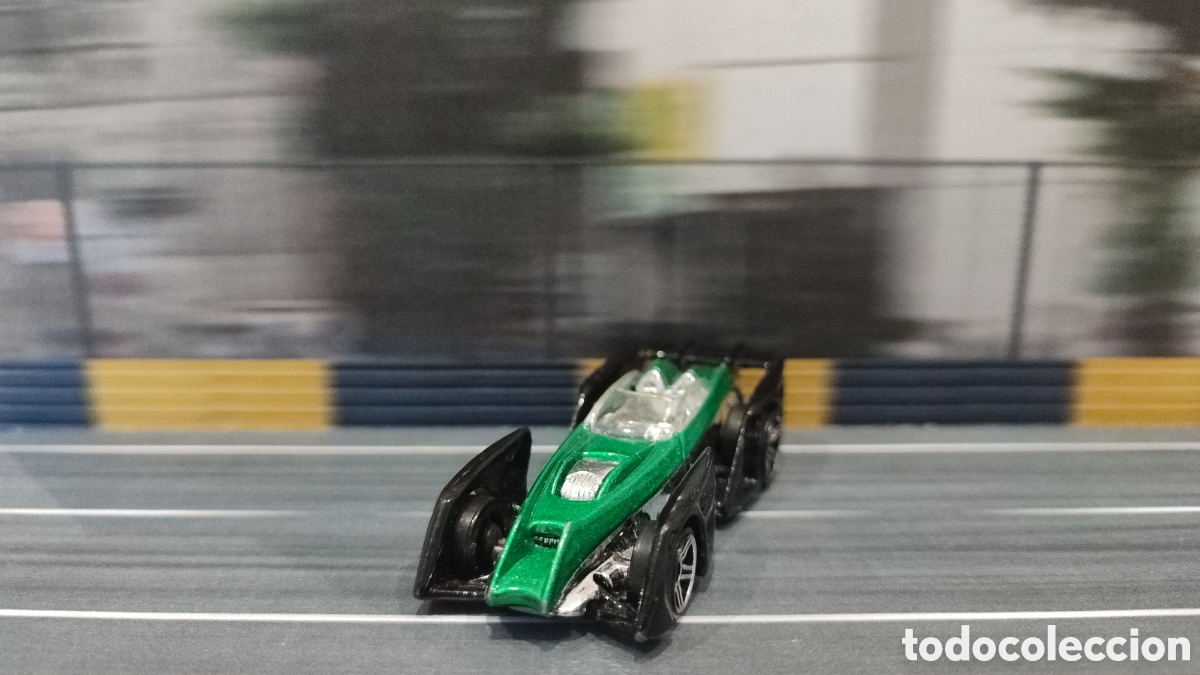 Carros em escala Hot Wheels: HOT WHEELS - Shredster