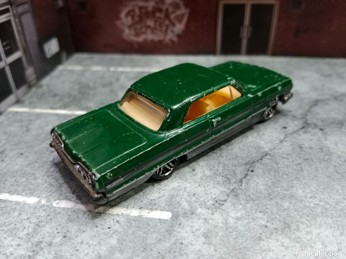 Coches a escala Hot Wheels: Chevy Impala 63 Hot Wheels 2011 Mattel - Foto 2