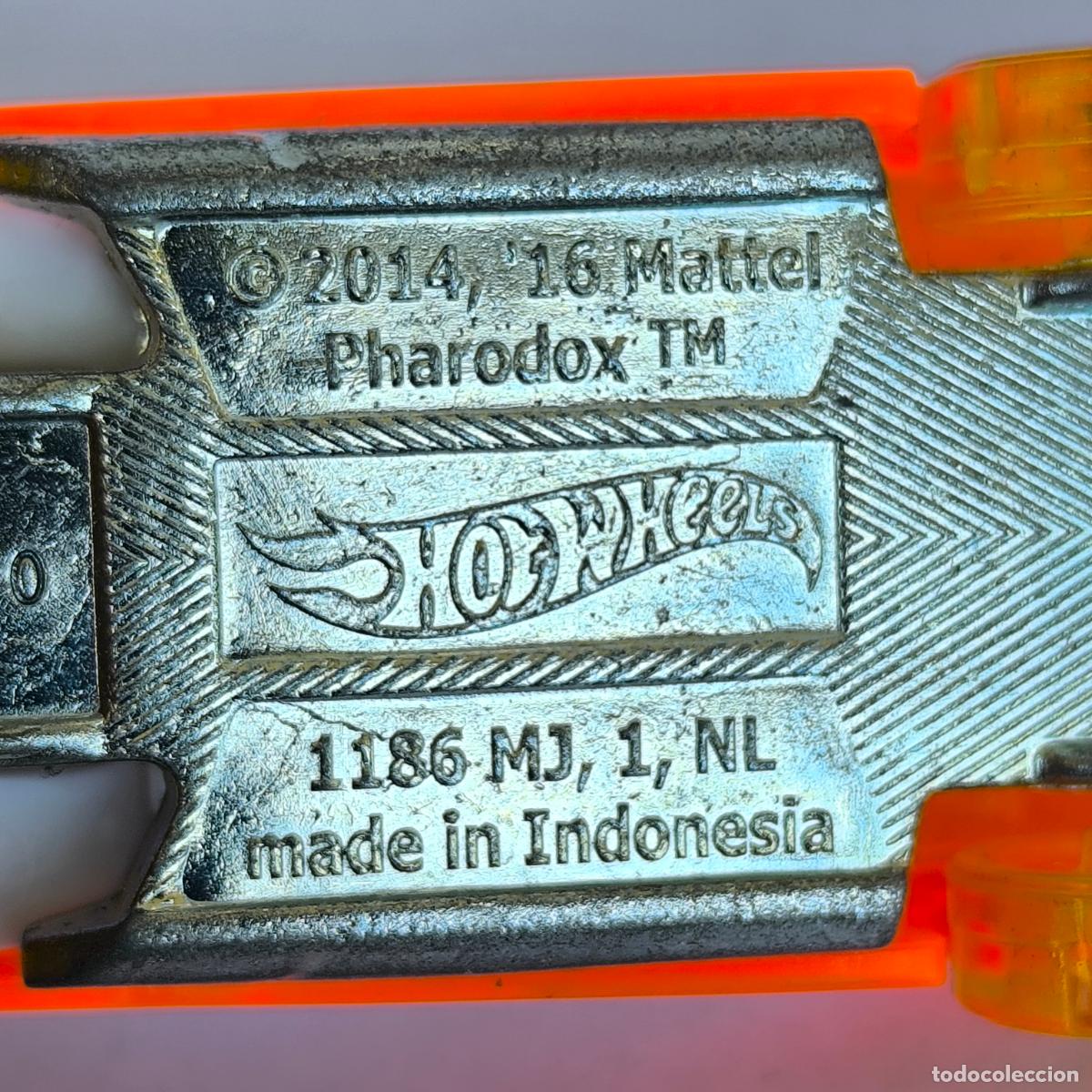 Coches a escala Hot Wheels: Hot Wheels 2014 Pharodox orange diecast - Foto 4