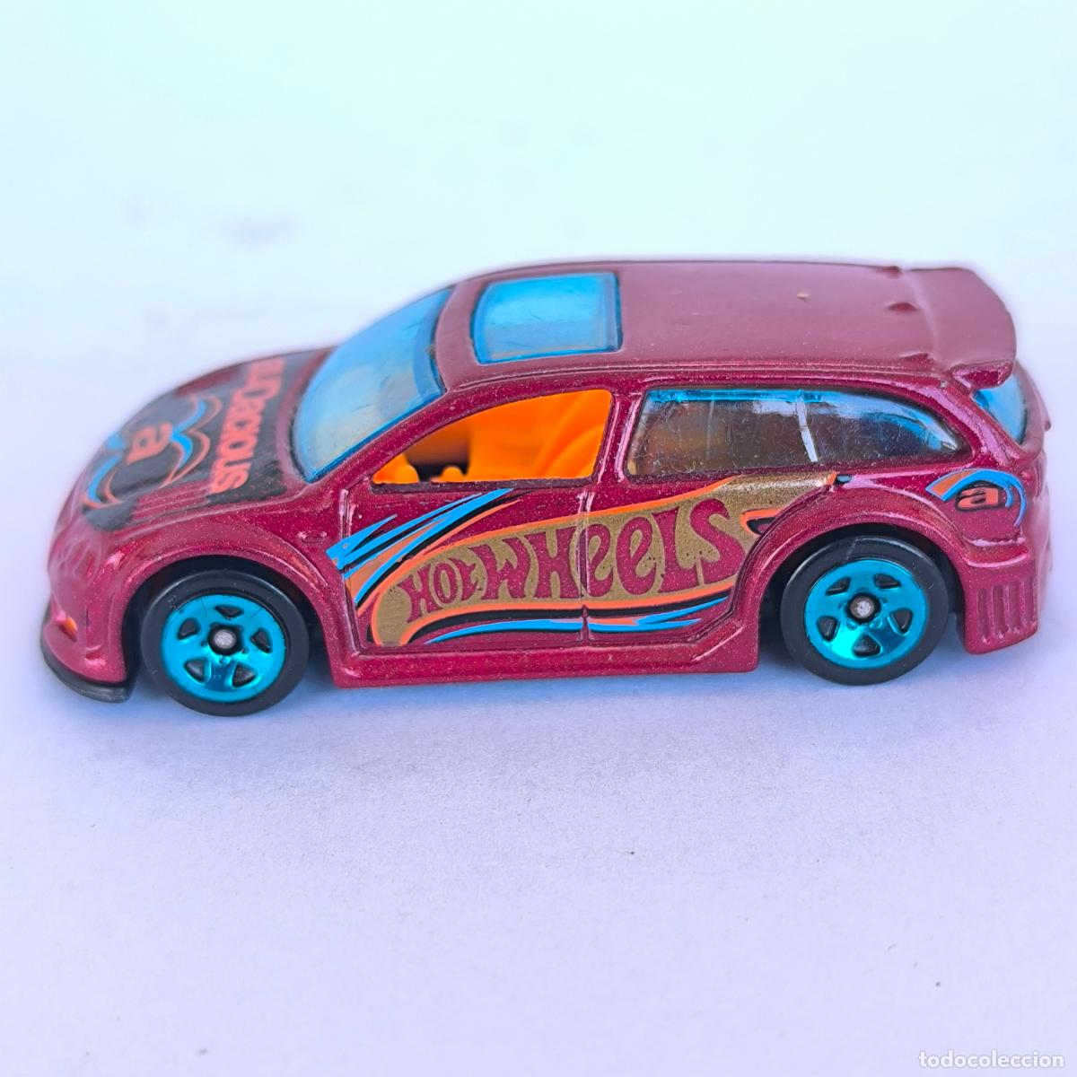 Carros em escala Hot Wheels: Hot Wheels Audacious Maroon 2002