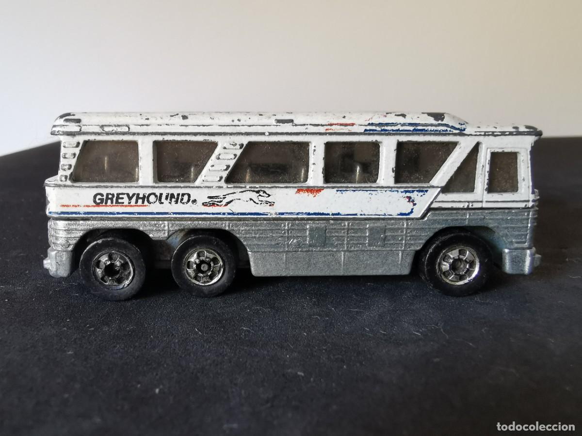 Coches a escala Hot Wheels: Greyhound Bus Hot Wheels 1/64 - Foto 3