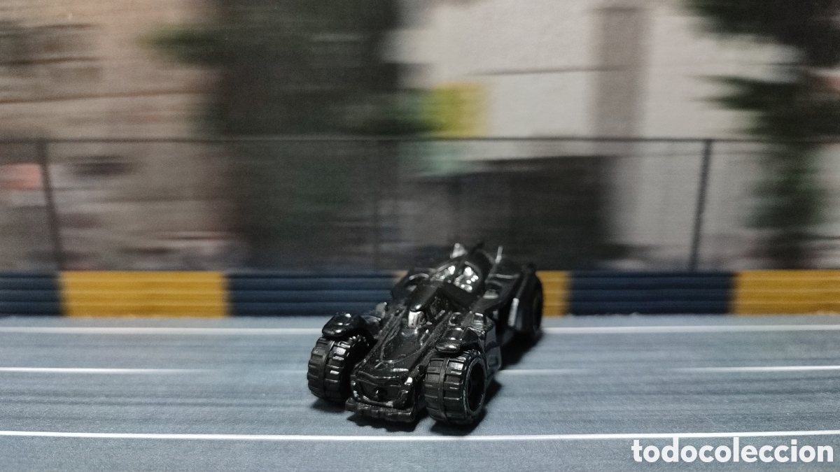 Coches a escala Hot Wheels: HOT WHEELS - Batmobile - Foto 1