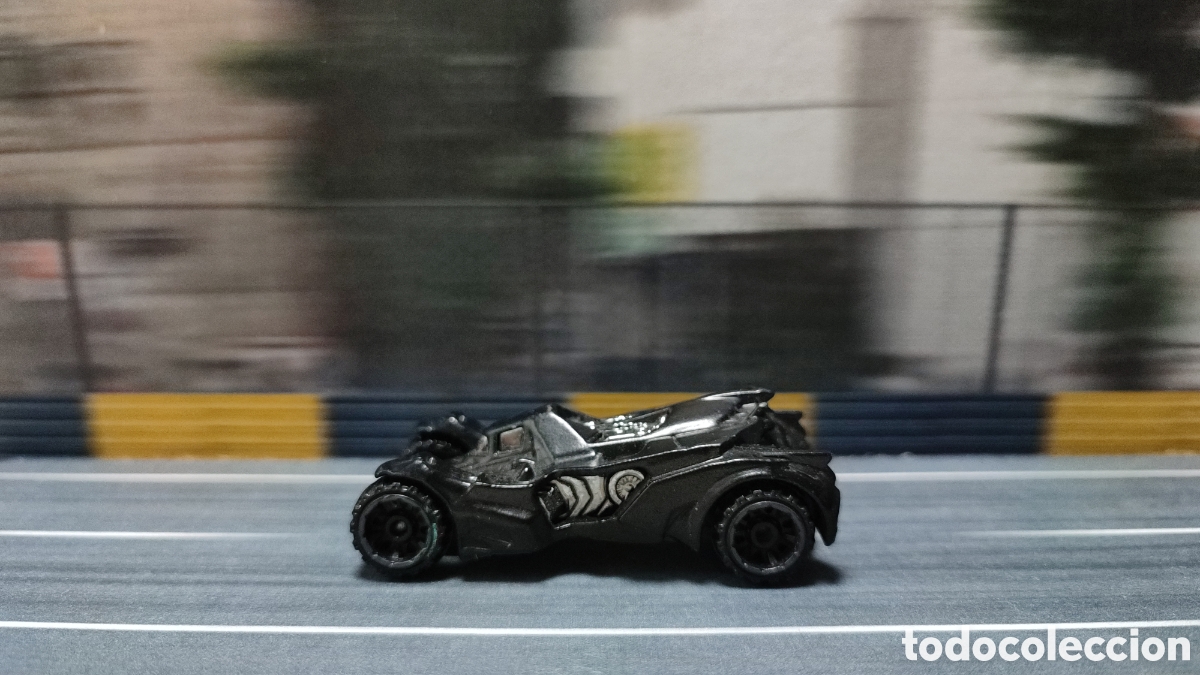 Coches a escala Hot Wheels: HOT WHEELS - Batmobile - Foto 3