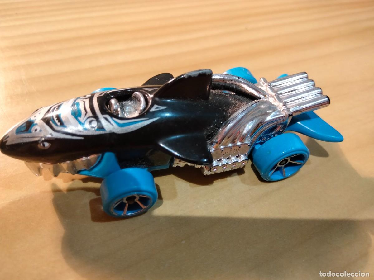 Coches a escala Hot Wheels: HOT WHEELS SHARKUISER - Foto 4
