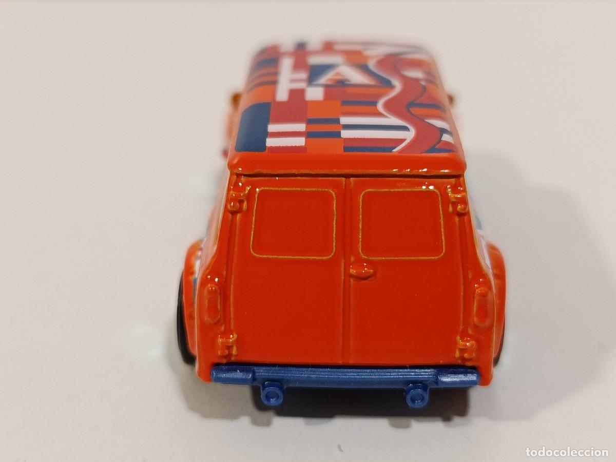 Coches a escala Hot Wheels: HOTWHEELS AUSTIN MINI VAN 1967 - Foto 4