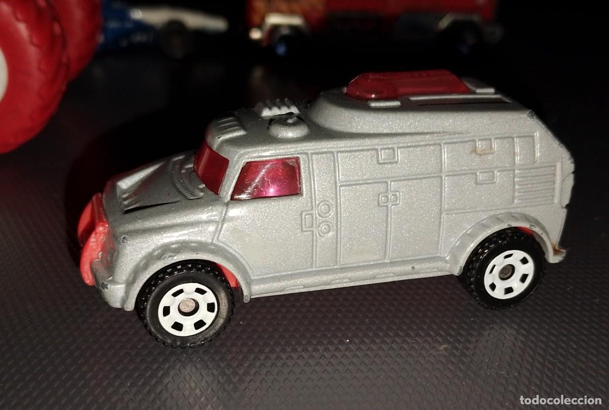 Coches a escala Hot Wheels: Matchbox Mobile command para burger king gris - Foto 1