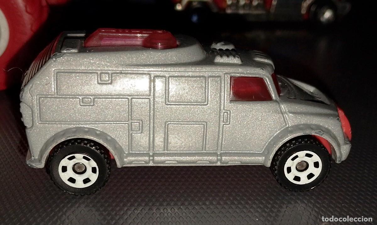 Coches a escala Hot Wheels: Matchbox Mobile command para burger king gris - Foto 3