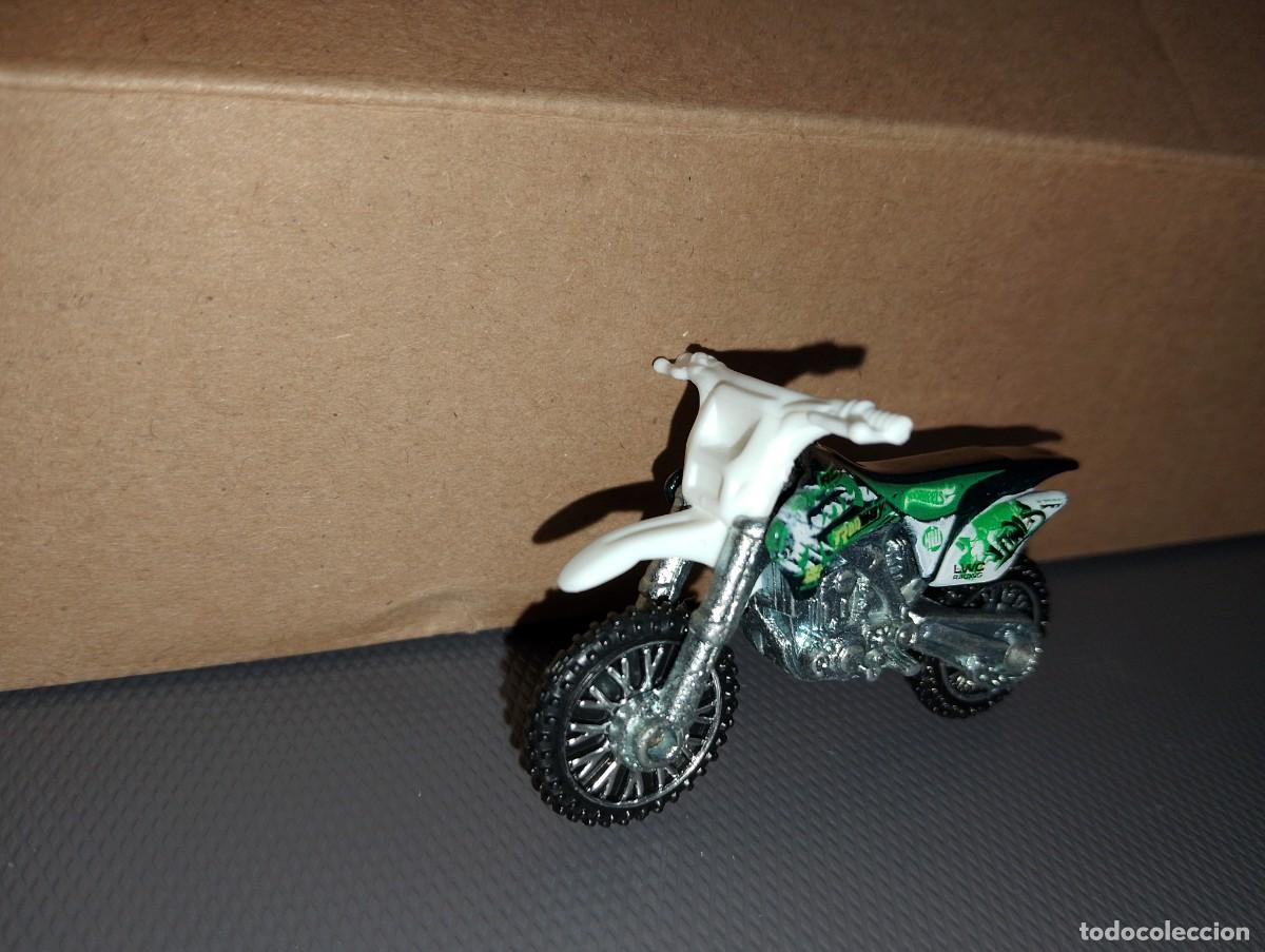 Coches a escala Hot Wheels: Hot wheels moto cros verde E43 - Foto 2