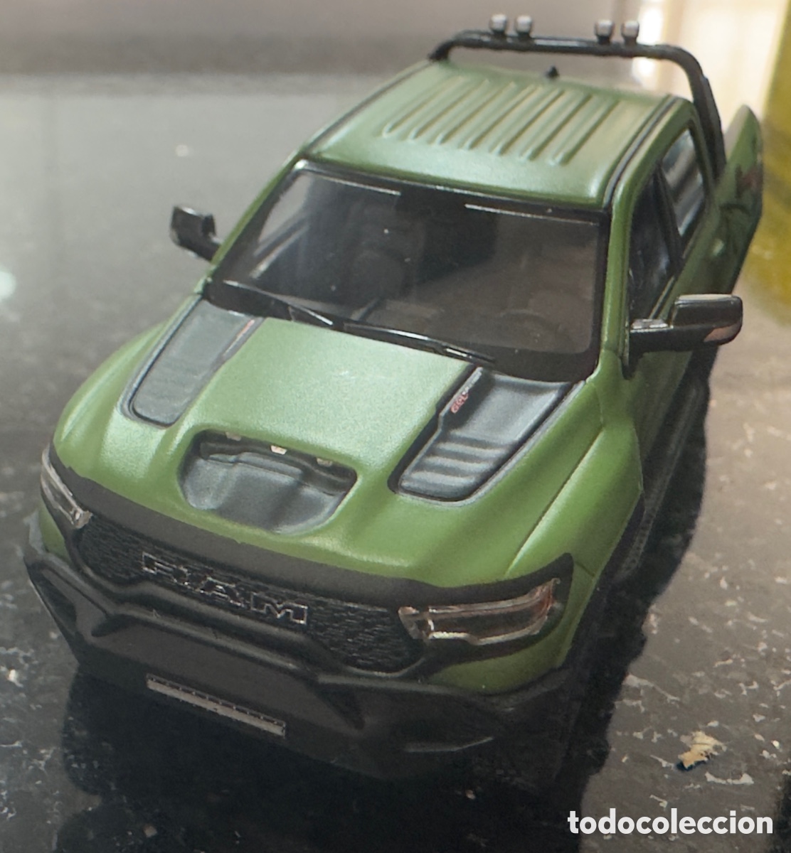 Coches a escala Hot Wheels: Camioneta Ram 1500 Edici&oacute;n REX