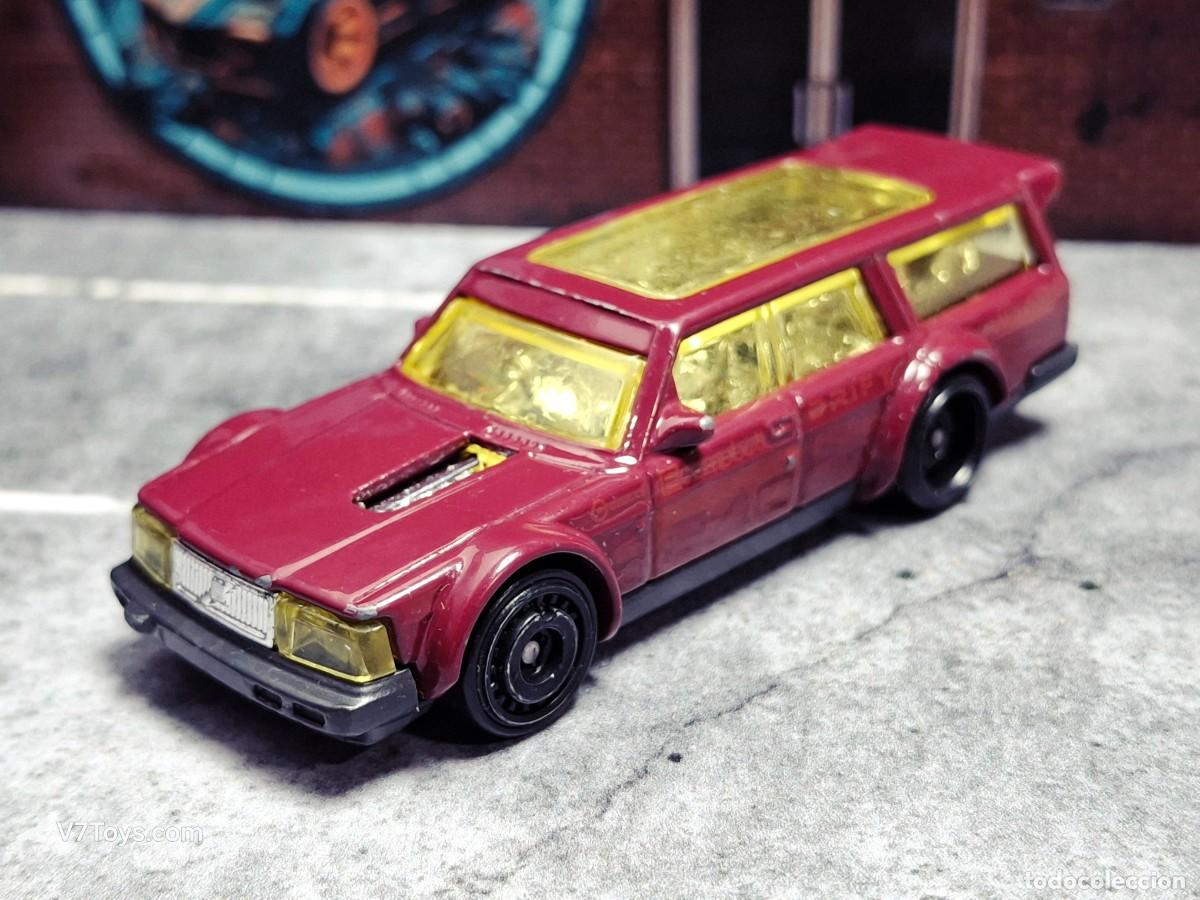 Coches a escala Hot Wheels: Volvo 240 Drift Wagon Hot Wheels 2022 New Model HW Drift Mattel