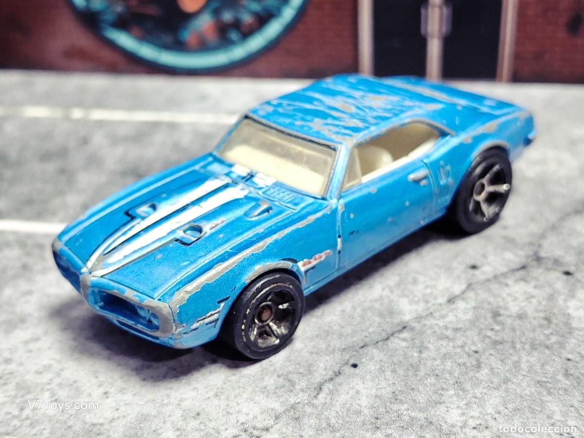 Coches a escala Hot Wheels: Pontiac Firebird 400 '67 Hot Wheels 2011 Street Beasts Mattel