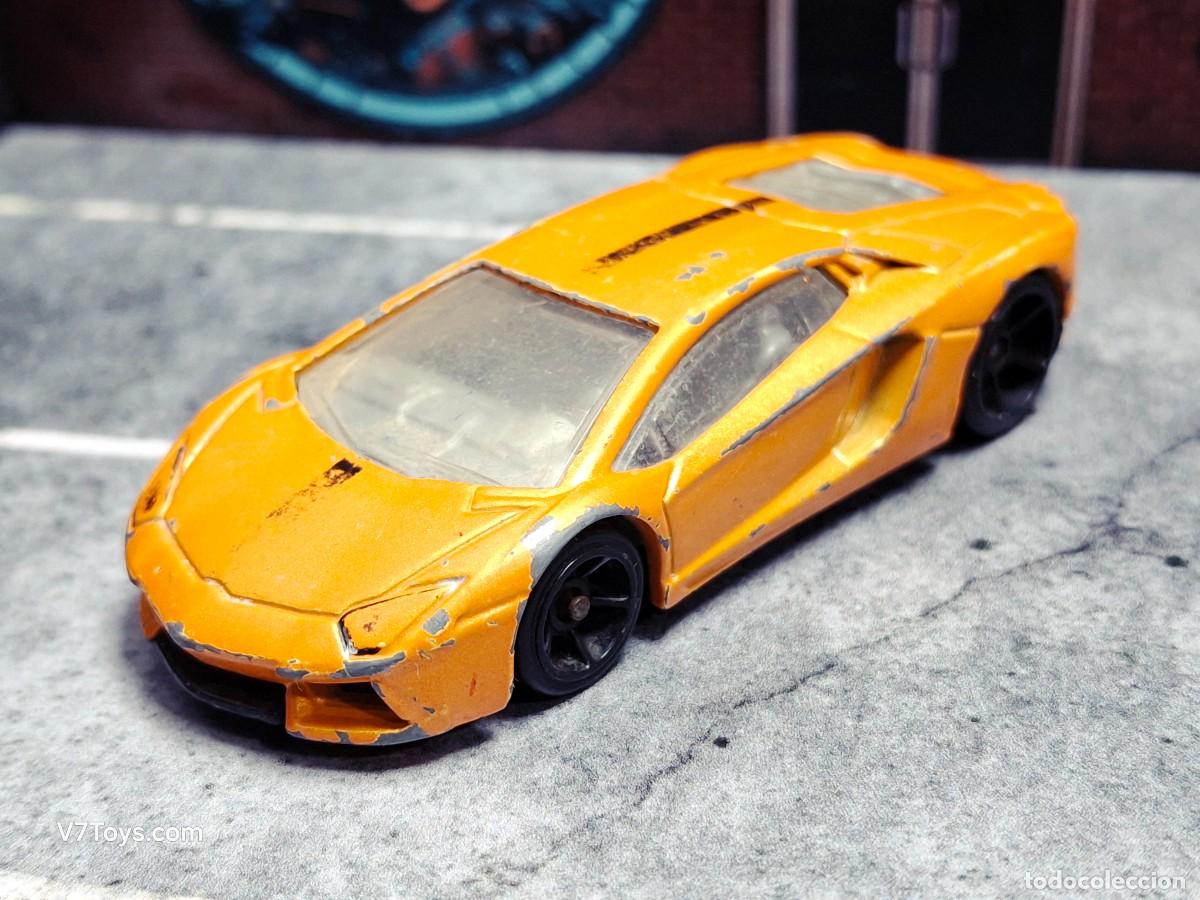 Coches a escala Hot Wheels: Lamborghini Aventador LP 700-4 Hot Wheels 2016 HW Exotics Mattel