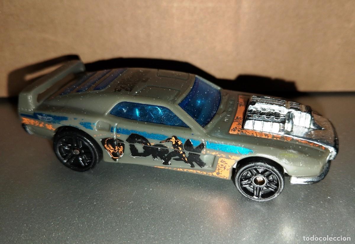 Coches a escala Hot Wheels: Hot wheels Riveted gris