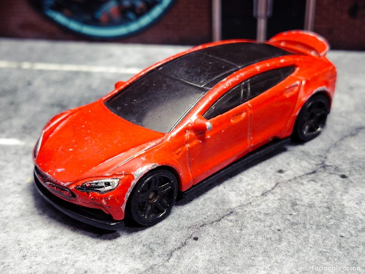 Coches a escala Hot Wheels: Tesla Model S Hot Wheels 2015 New Model HW Workshop: HW Garage Mattel