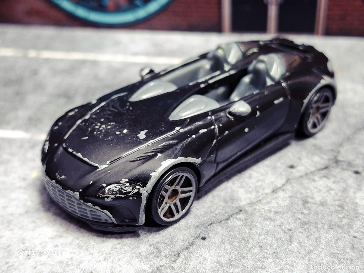 Coches a escala Hot Wheels: Aston Martin V12 Speedster Hot Wheels 2022 Factory Fresh Mattel
