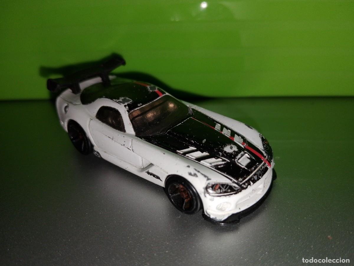 Coches a escala Hot Wheels: Hot Wheels Dodge Viper SRT10 ACR variante blanca
