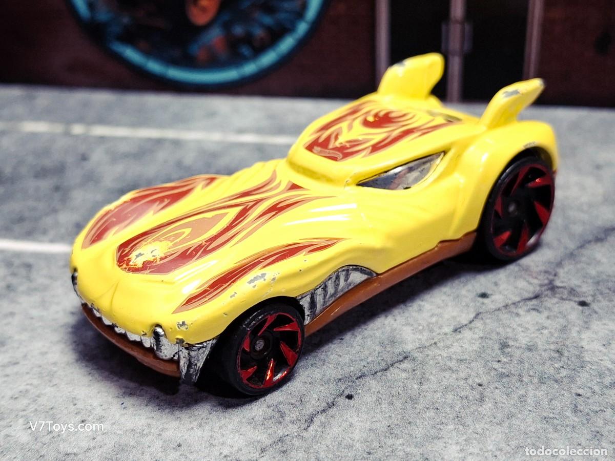 Coches a escala Hot Wheels: Howlin' Heat Hot Wheels 2017 Street Beasts Mattel