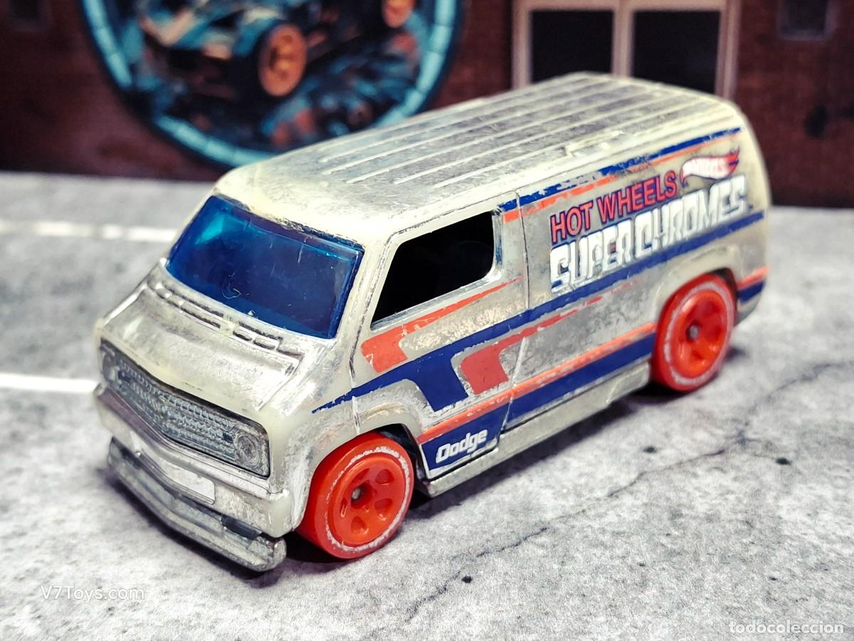 Coches a escala Hot Wheels: Custom '77 Dodge Van Hot Wheels 2019 Super Chromes Mattel