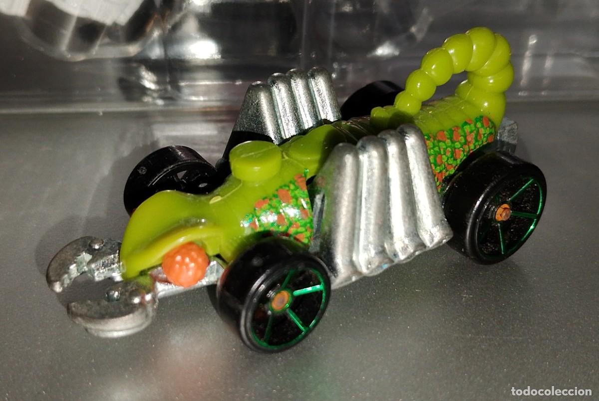 Coches a escala Hot Wheels: Hot wheels 2011 EEVIL WEEVIL, verde - Foto 2