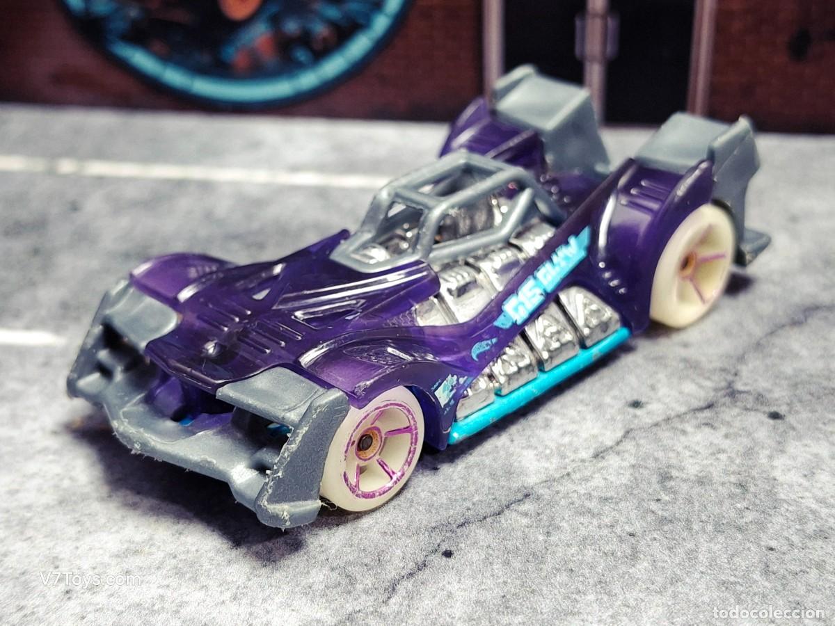 Coches a escala Hot Wheels: Voltage Spike Hot Wheels 2018 HW Glow Wheels Mattel